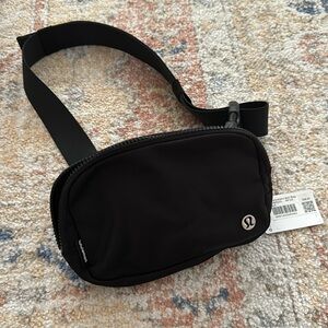 Lululemon Everywhere Belt Bag